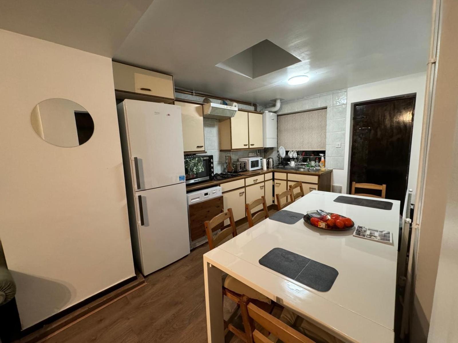 London Stockwell Station Apartment Номер фото