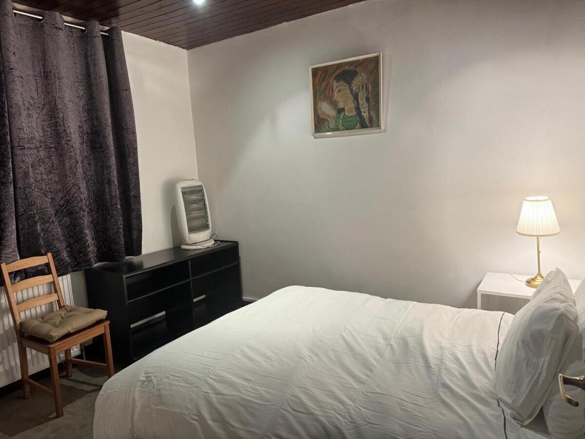 London Stockwell Station Apartment Номер фото